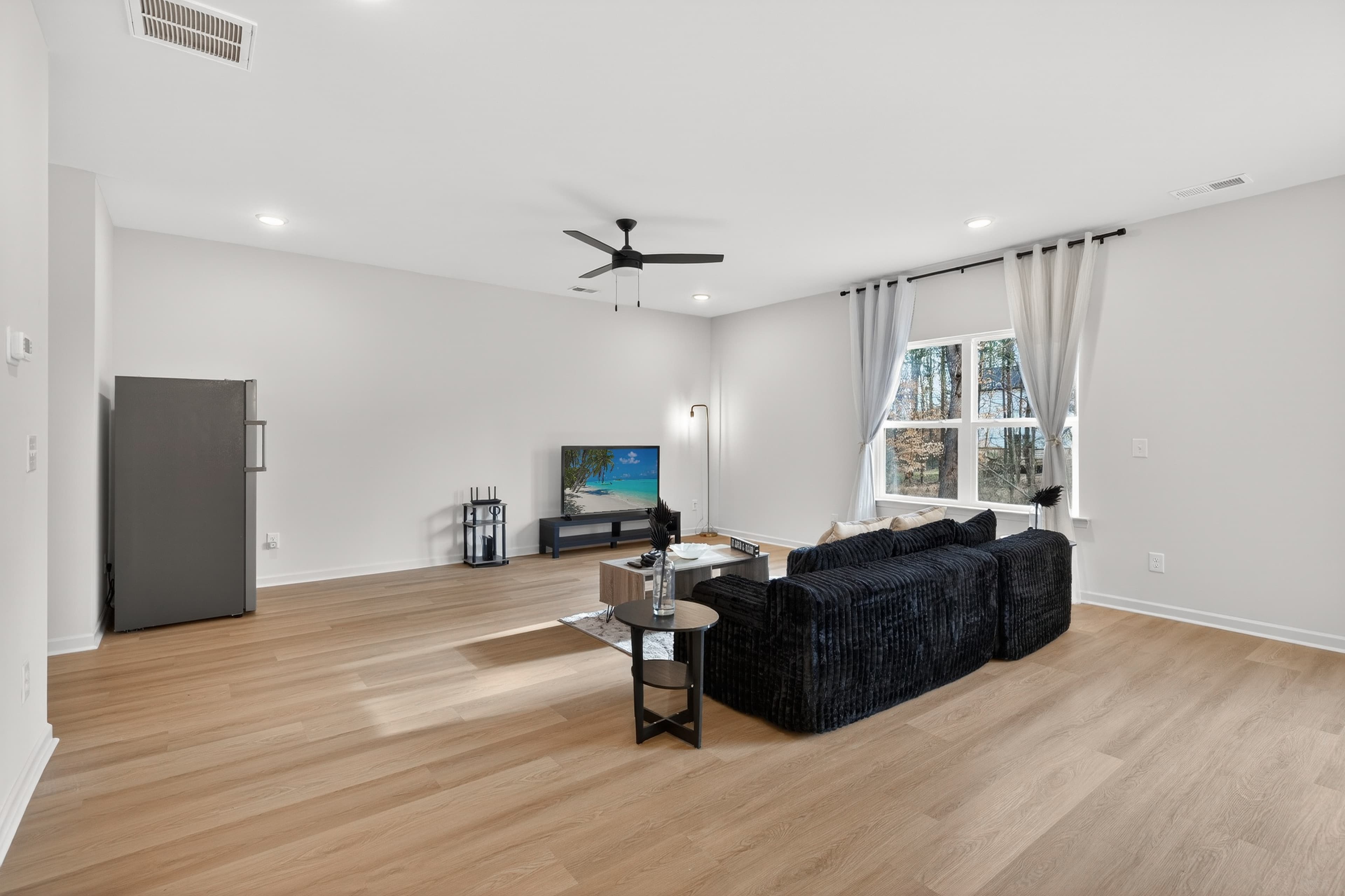 Room 5 - Image 4