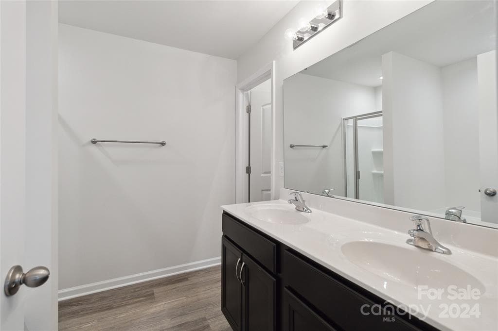 Room 1 - Image 5